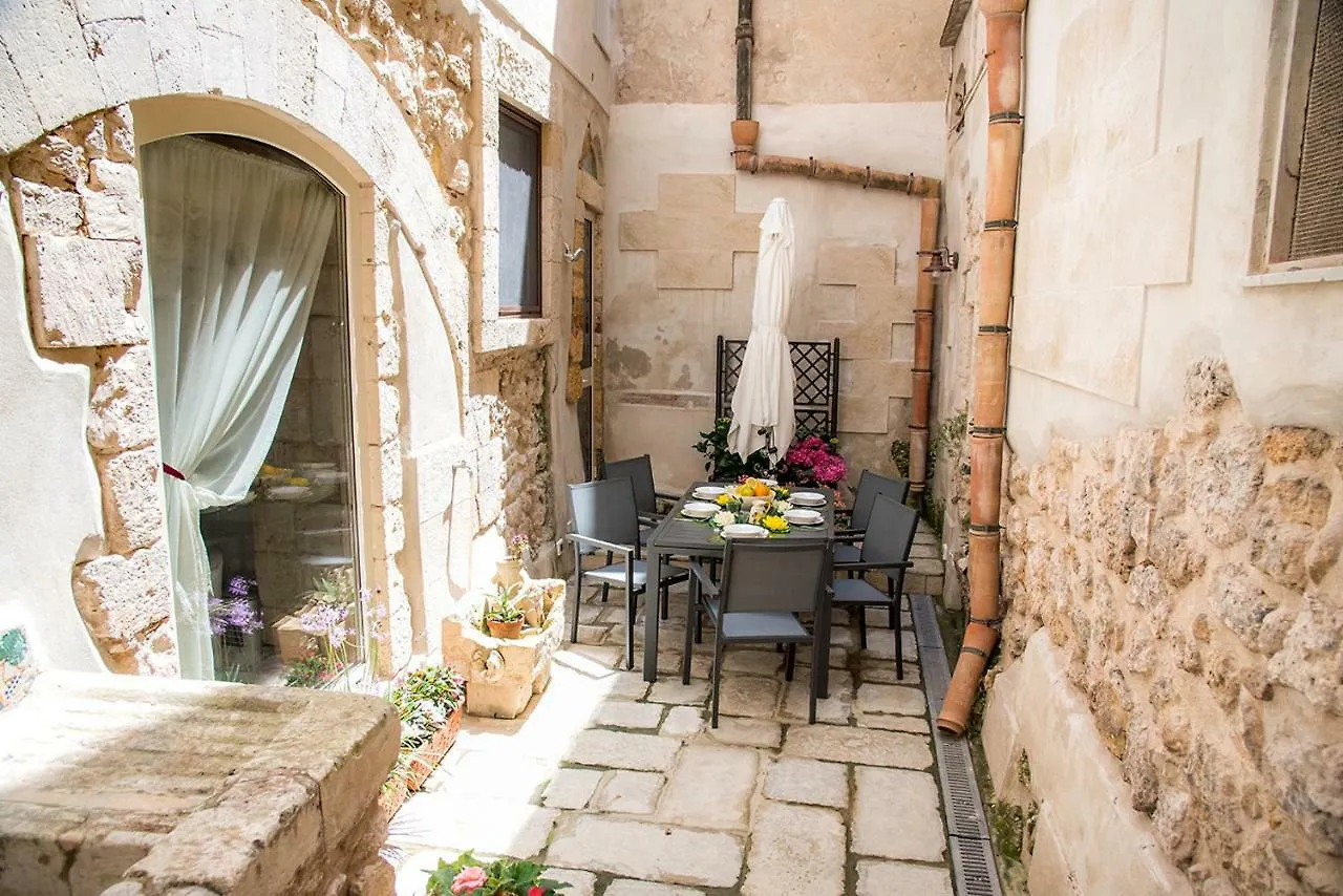 Ortigia Ancient House Apartment Syracuse 0*,  Italy