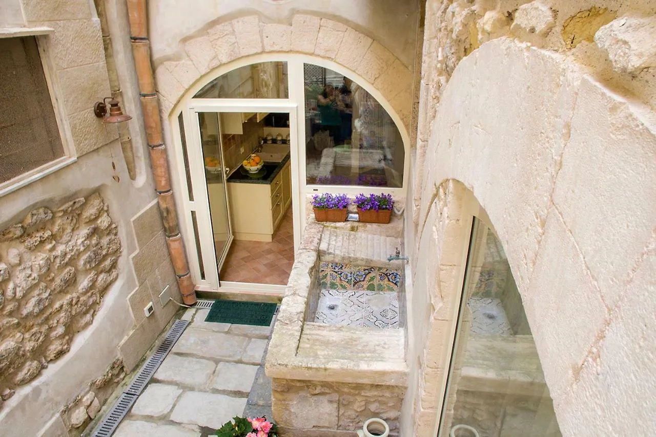 Ortigia Ancient House Apartment Syracuse Italy